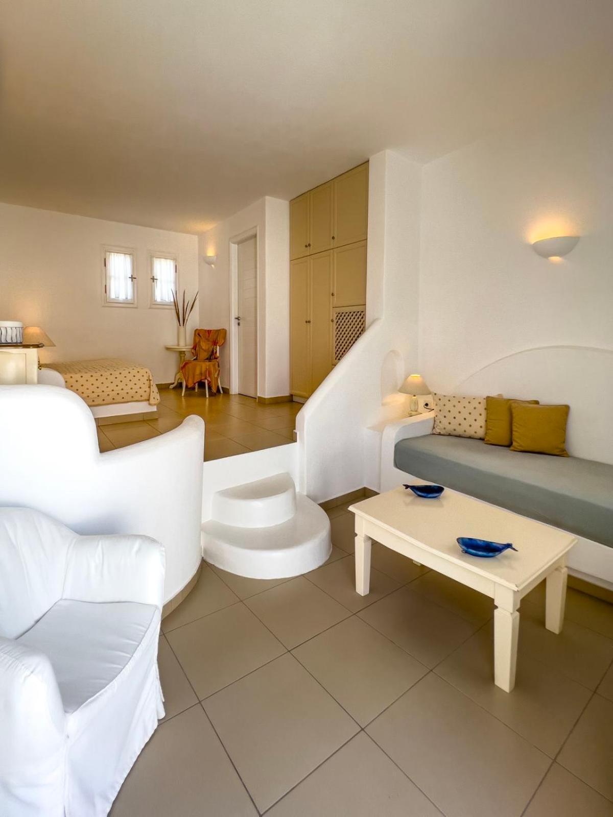 Aspalathras White Hotel Folegandros Town Exterior photo