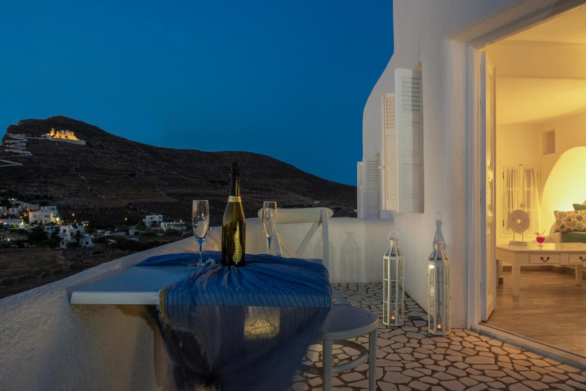 Aspalathras White Hotel Folegandros Town Exterior photo