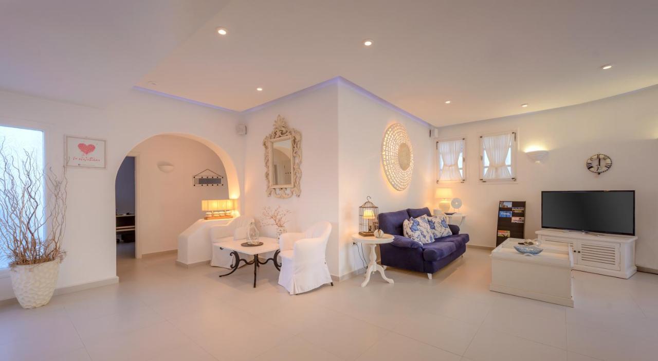 Aspalathras White Hotel Folegandros Town Exterior photo